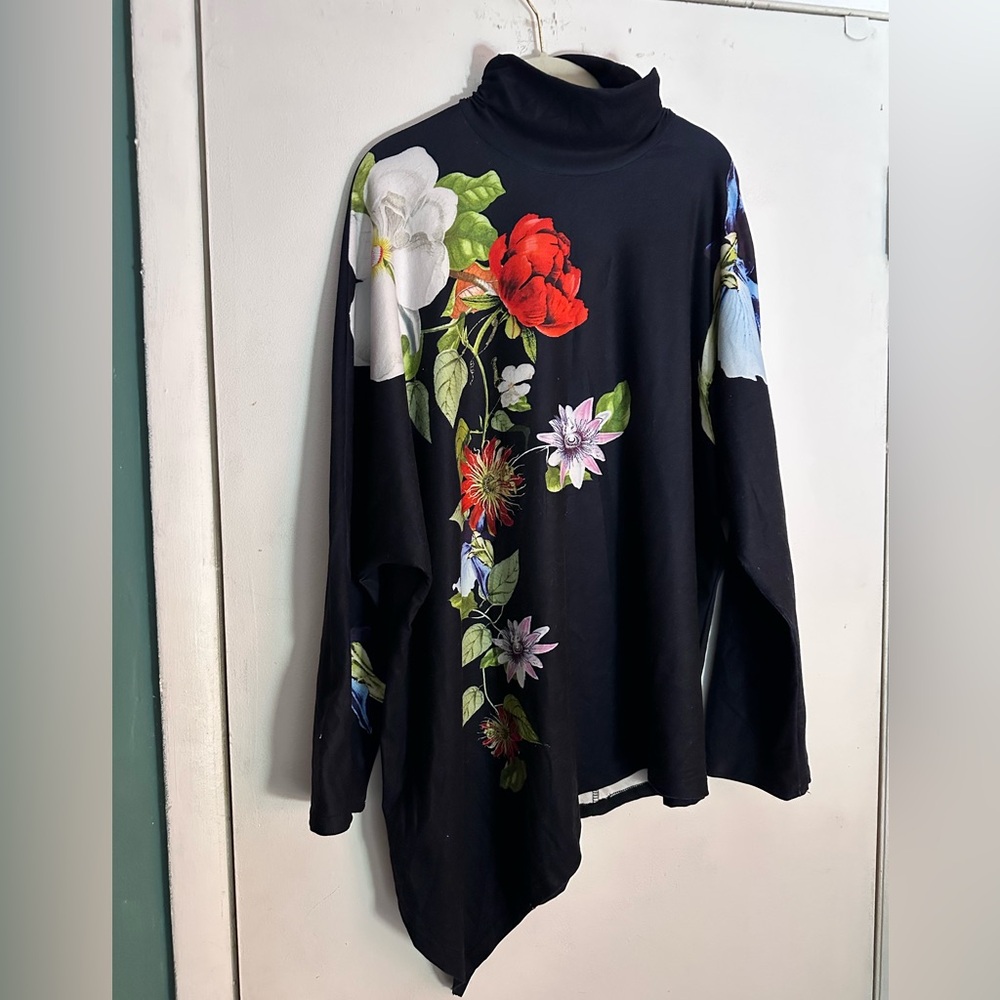 Women’s Black Floral Asymmetric Hem Turtleneck Top